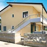 Apartment In Lido Di Jesolo 25556